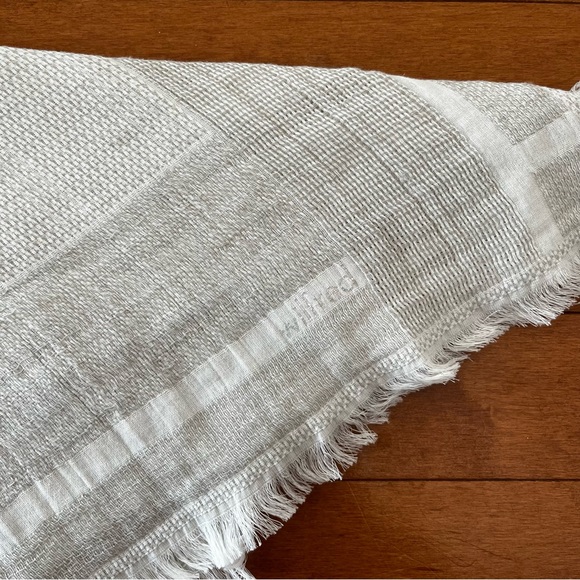 Aritzia Wilfred cotton blanket scarf - Picture 3 of 6